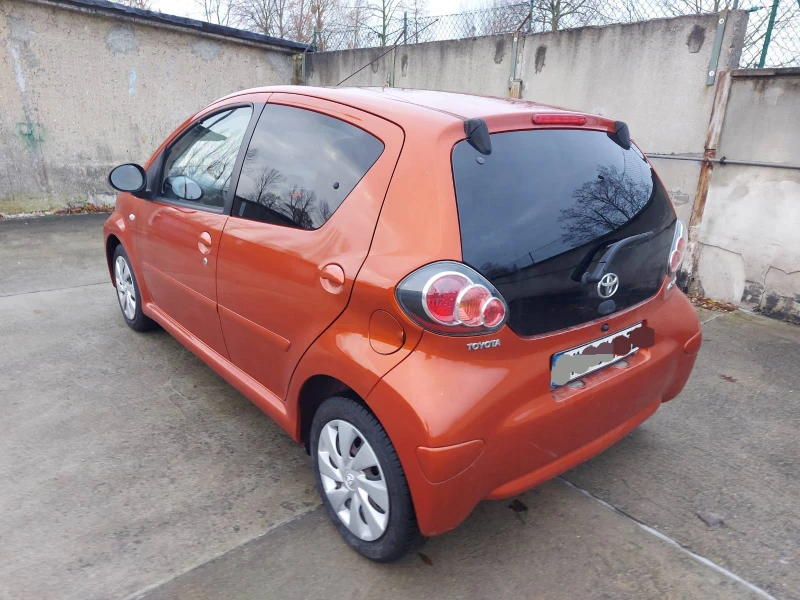 Toyota Aygo 1.0, снимка 4 - Автомобили и джипове - 47623716