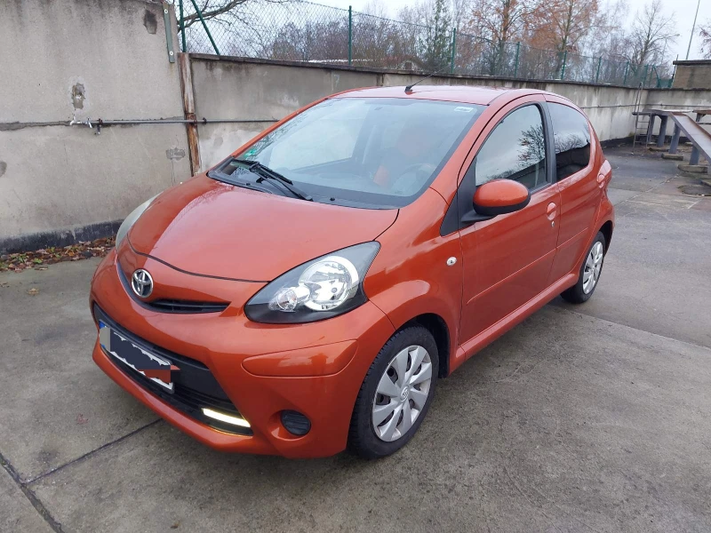 Toyota Aygo 1.0, снимка 1 - Автомобили и джипове - 47623716