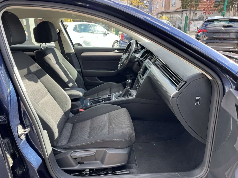 VW Passat 2.0 DISEL, снимка 9 - Автомобили и джипове - 52199548
