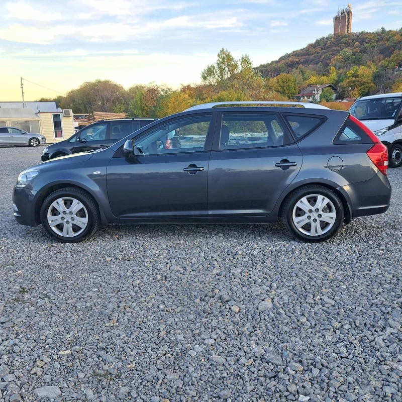 Kia Ceed 1.6CRDI Face, снимка 8 - Автомобили и джипове - 52260749