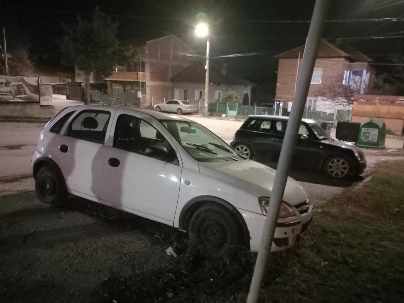Opel Corsa, снимка 2 - Автомобили и джипове - 52817951