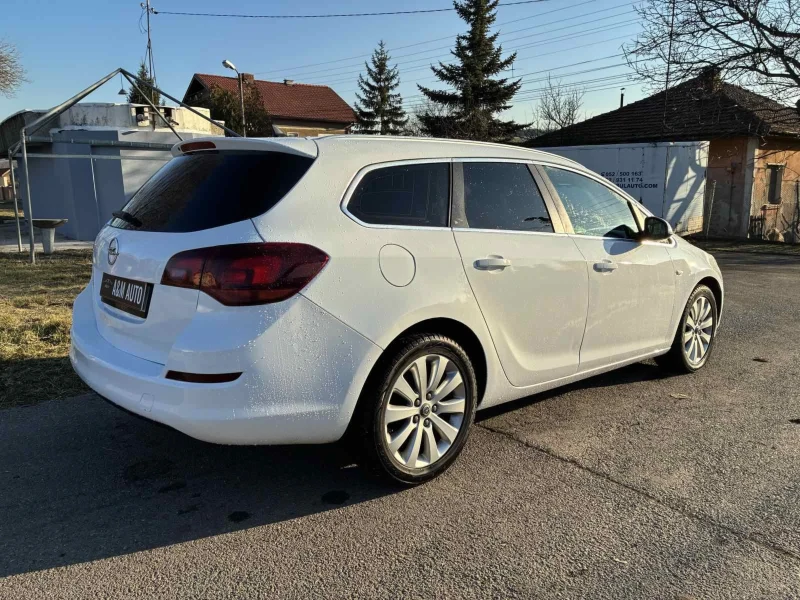 Opel Astra 1.7 CDTI 125кс. Cosmo, снимка 3 - Автомобили и джипове - 52860897