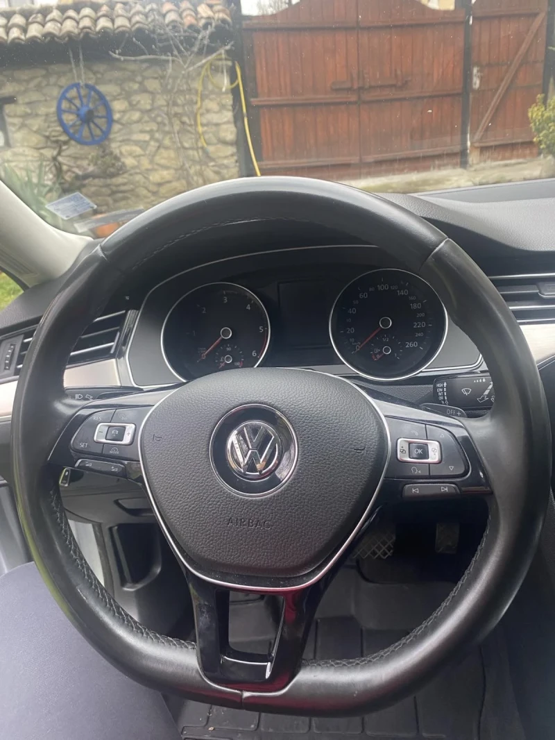 VW Passat, снимка 10 - Автомобили и джипове - 52868608