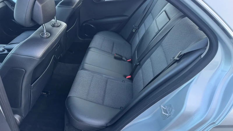 Mercedes-Benz C 220 * АВТОМАТ* 646, снимка 12 - Автомобили и джипове - 52886148