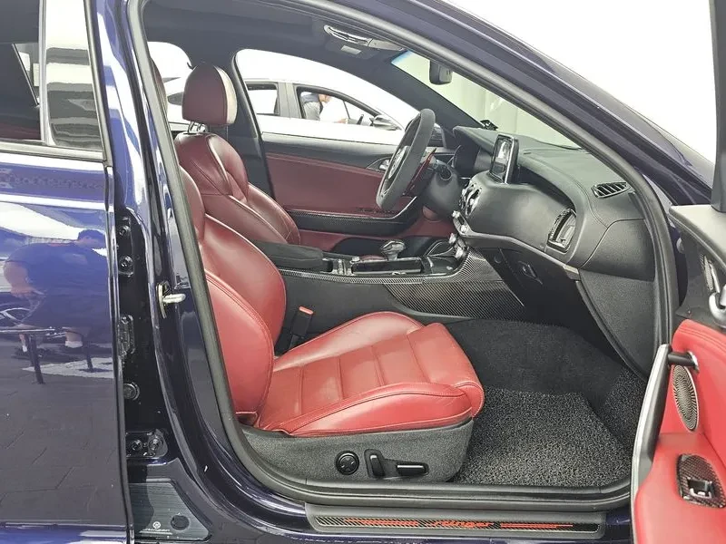 Kia Stinger 3.3 AWD GT - САМО 30% АВАНС, снимка 11 - Автомобили и джипове - 55998724