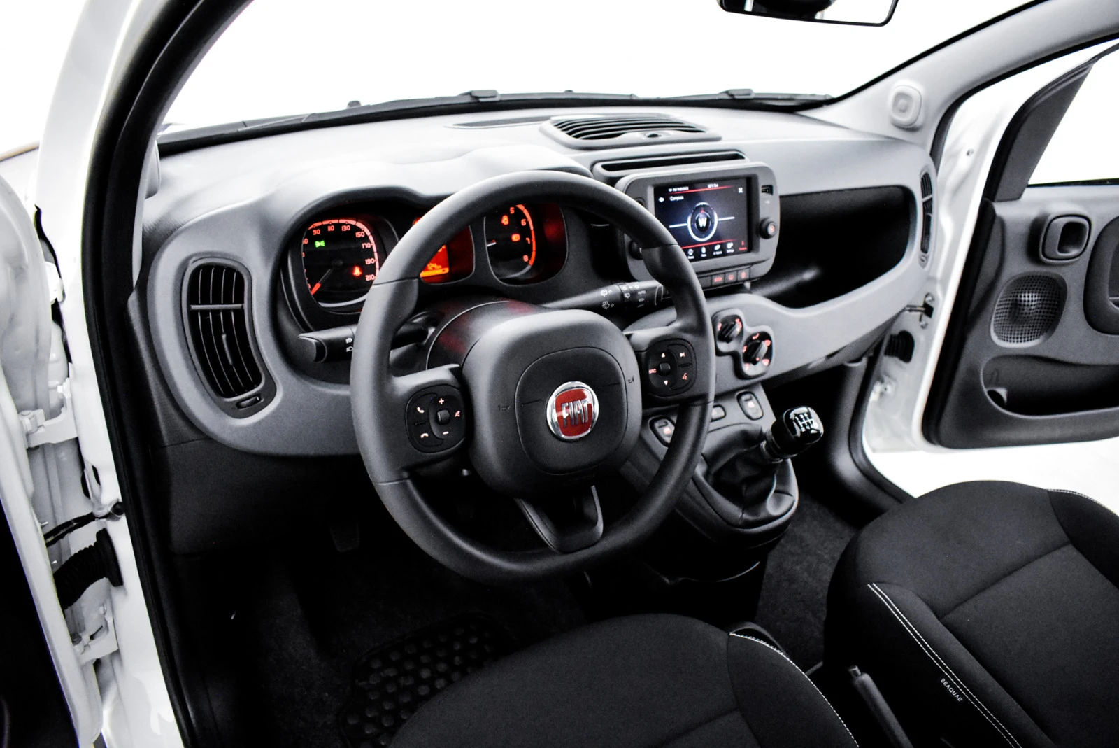 Fiat Panda  1.0 Hybrid Petrol 70 hp MT6 - изображение 9