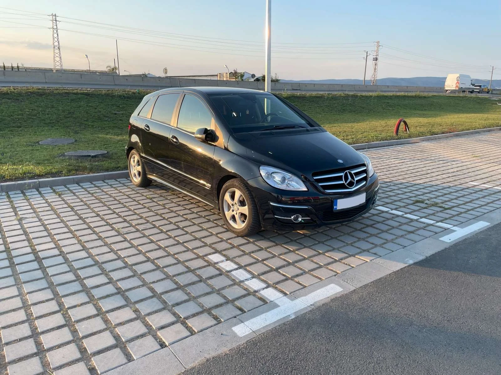 Mercedes-Benz B 200 Premium - изображение 5