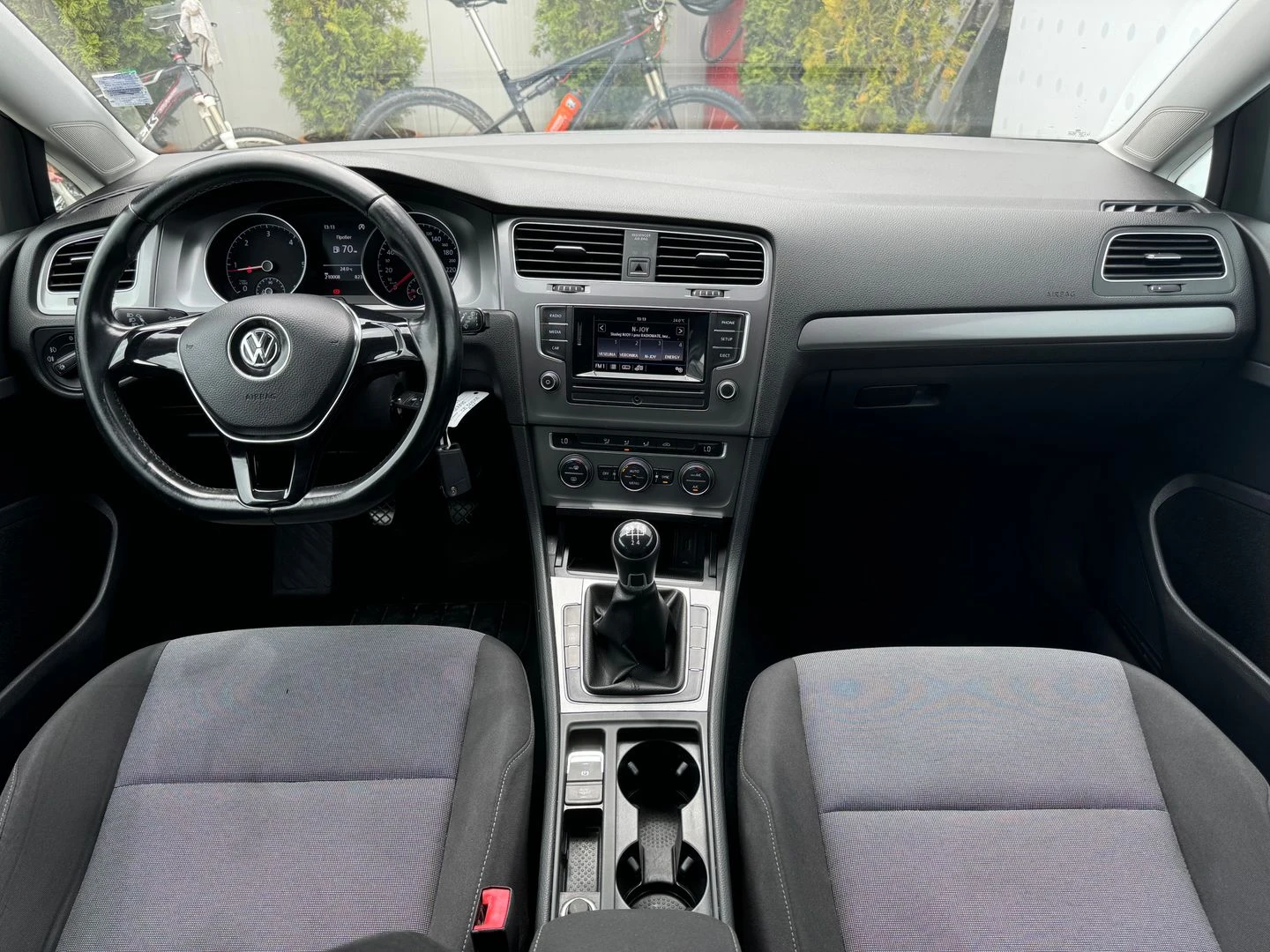 VW Golf Silver Edition 1.6TDI BMT - изображение 5