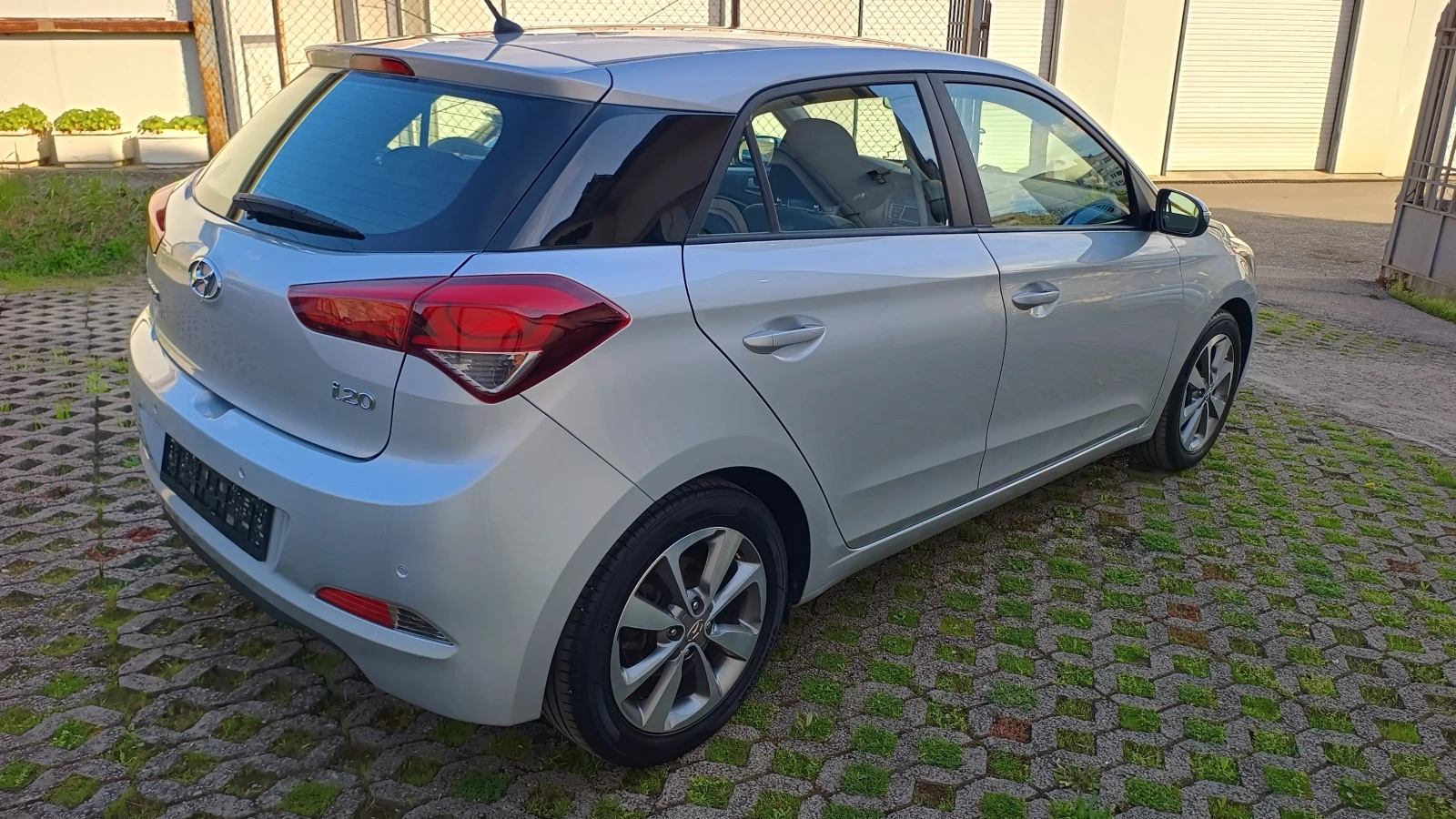 Hyundai I20 1.25i-84к.с./Газ-LANDI RENZO/ Нова ! - изображение 5
