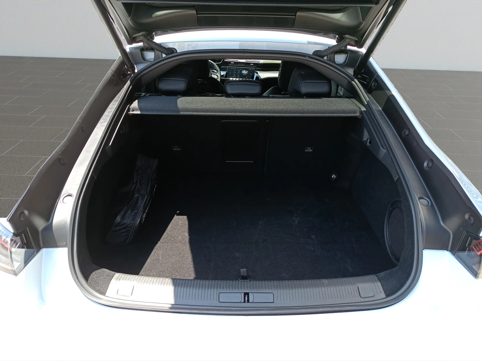 Peugeot 508 PSE 1.6 Plug-in HYBRID AWD 360 e-EAT8 EURO 6.4 - изображение 9