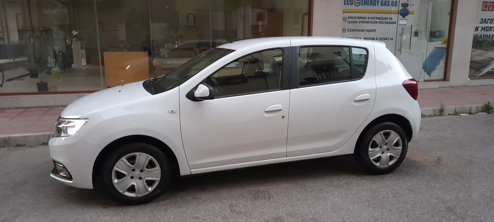 Dacia Sandero 900куб. С Турбо - изображение 3
