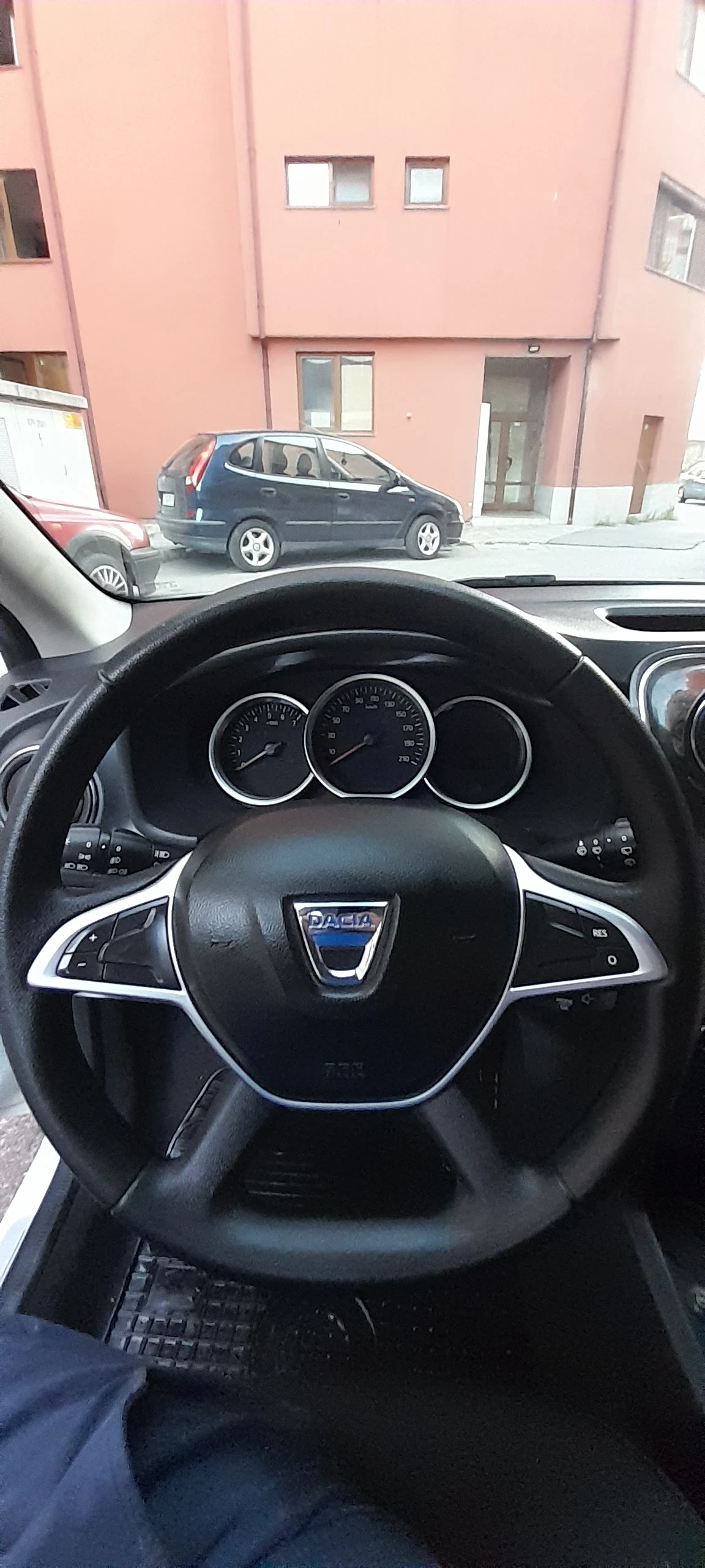 Dacia Sandero 900куб. С Турбо - изображение 8