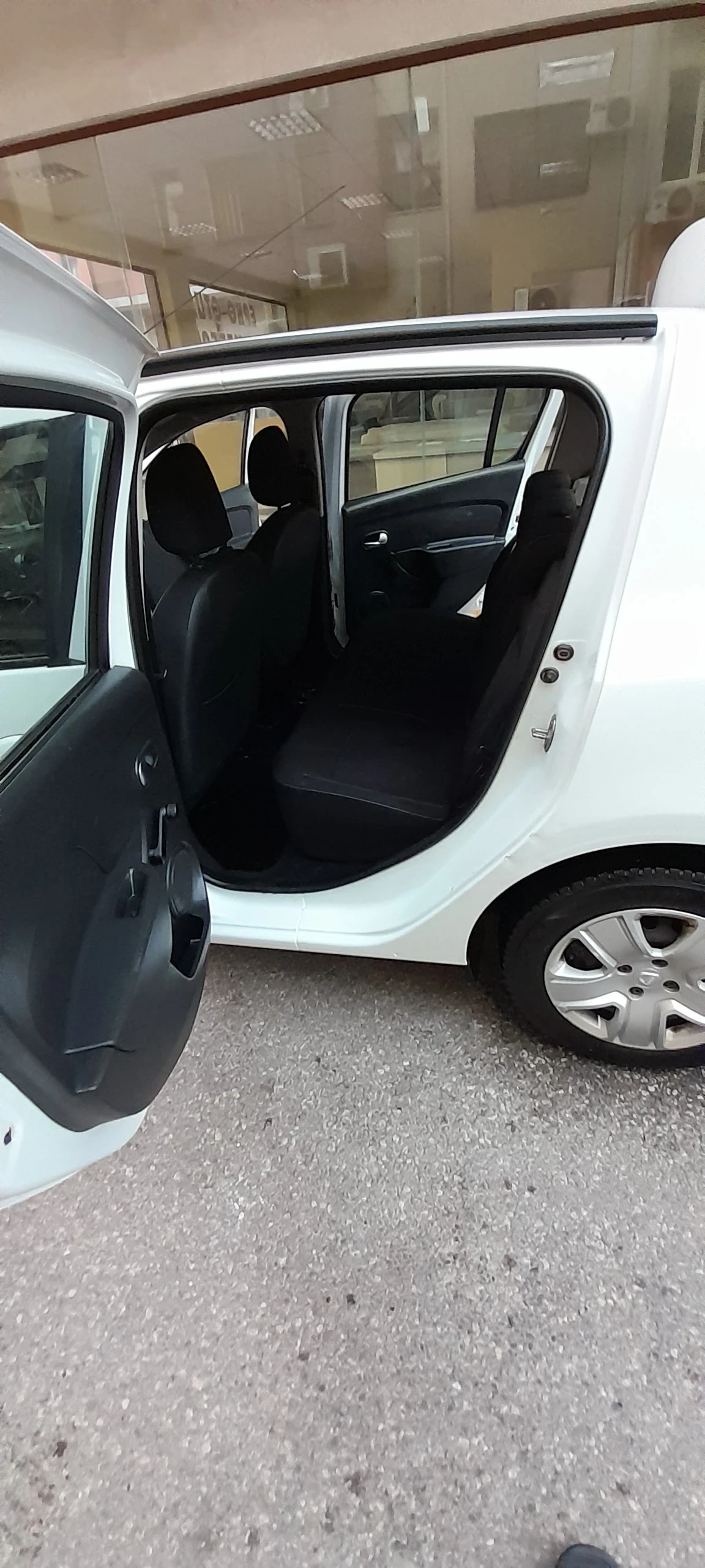 Dacia Sandero 900куб. С Турбо | Mobile.bg — изображение 12