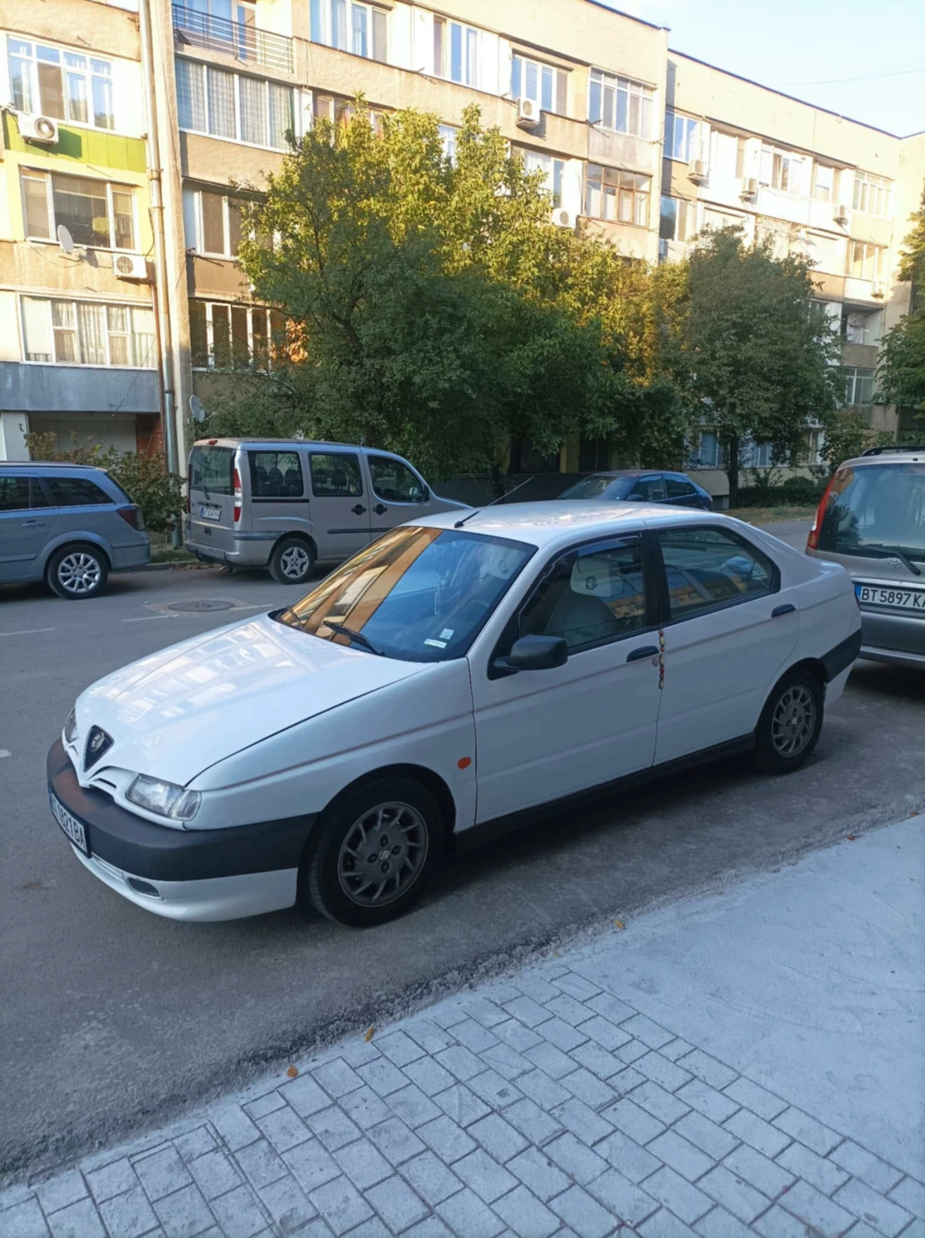 Alfa Romeo 146 1, 6i - изображение 8