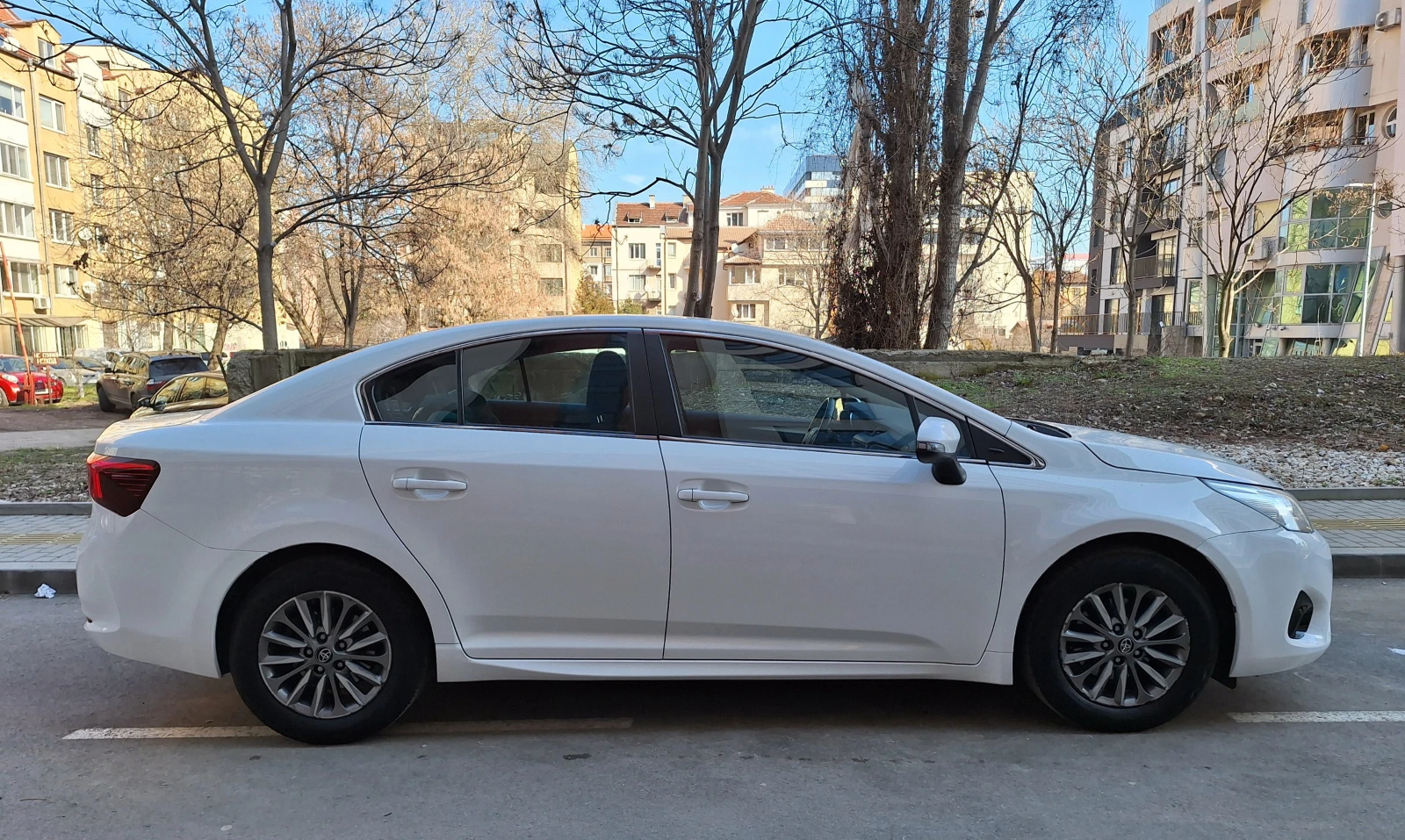 Toyota Avensis 1.6i �������� | Mobile.bg � ����������� 5