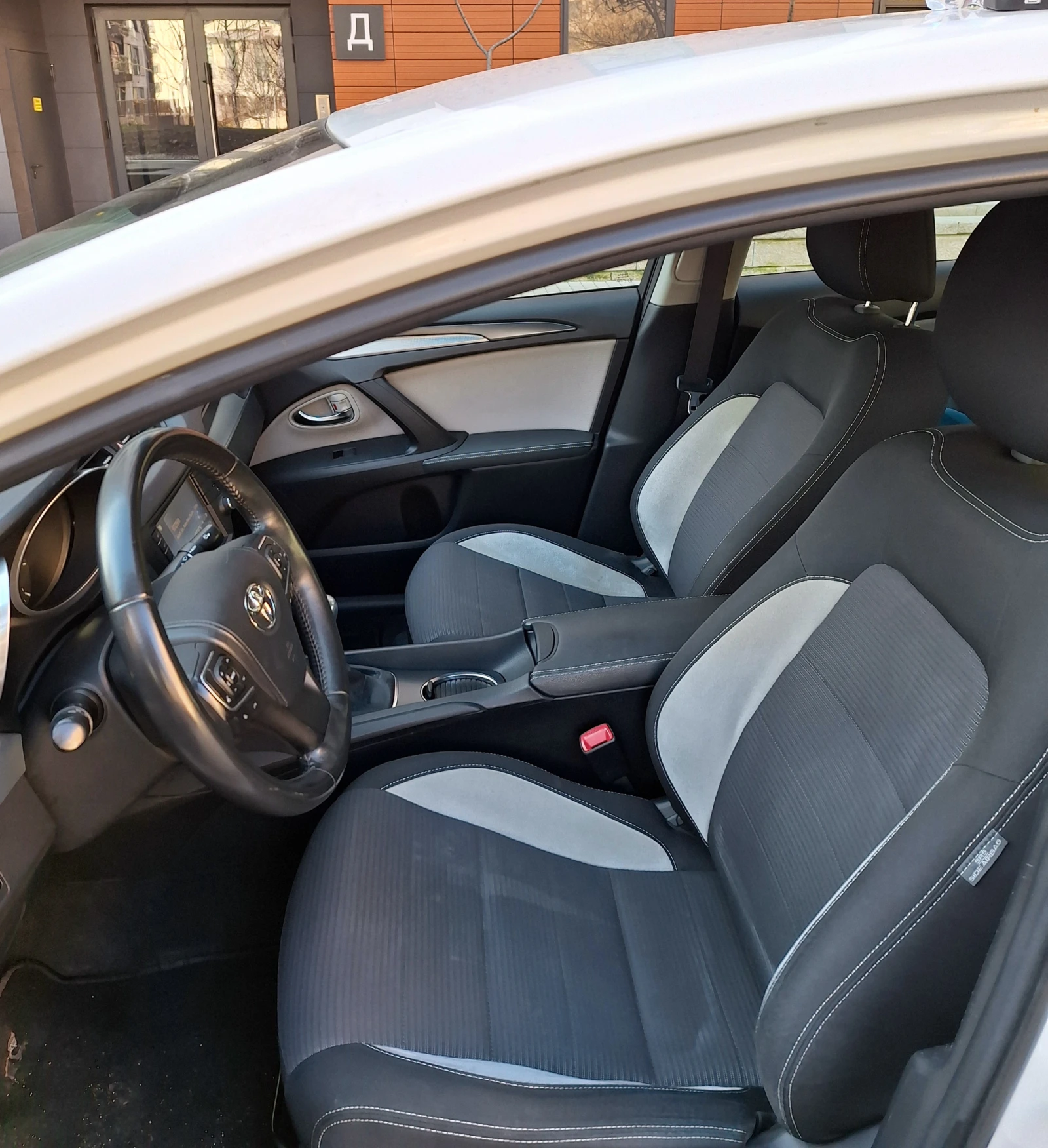 Toyota Avensis 1.6i �������� | Mobile.bg � ����������� 8