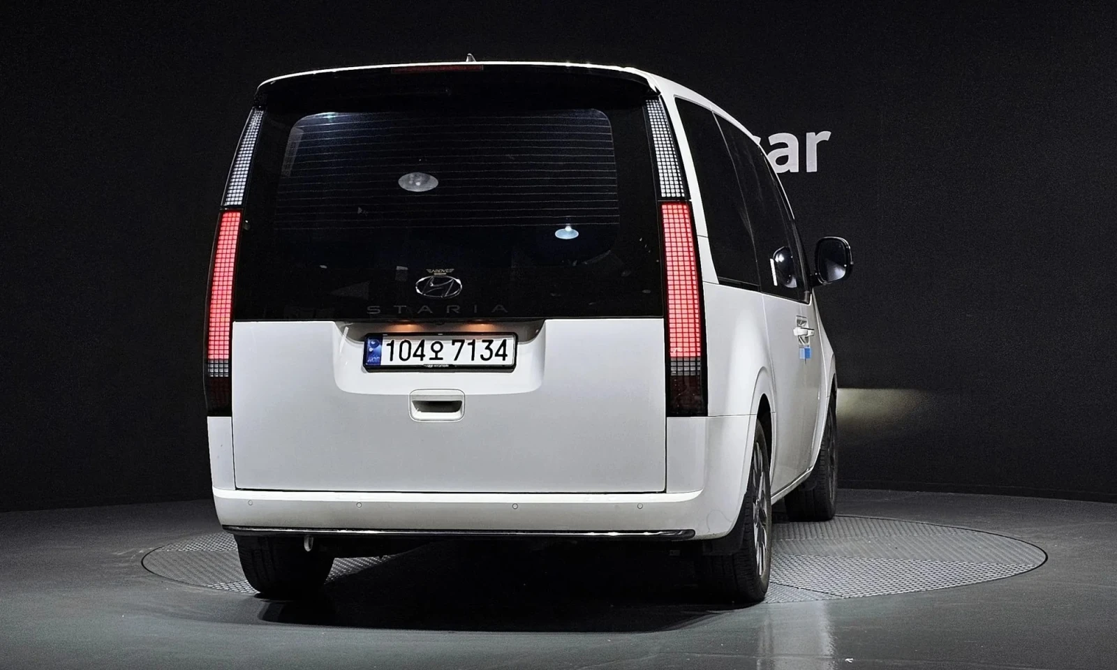 Hyundai Staria L3.5 Lounge 7-Seater Mobility - изображение 4