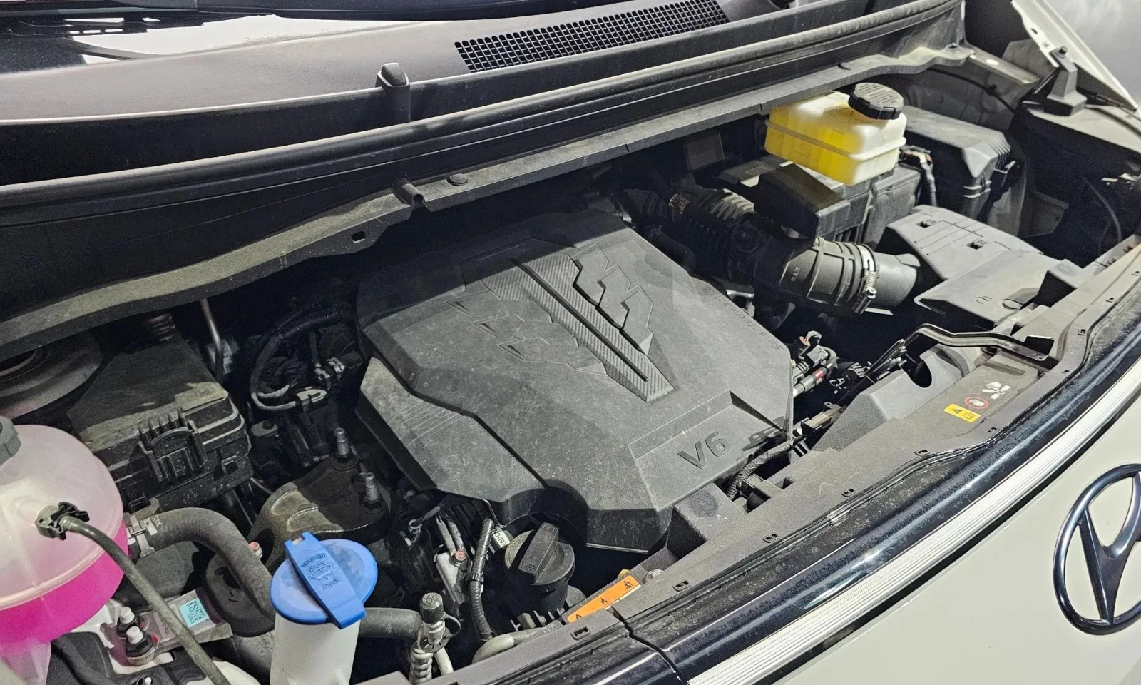 Hyundai Staria L3.5 Lounge 7-Seater Mobility - изображение 5