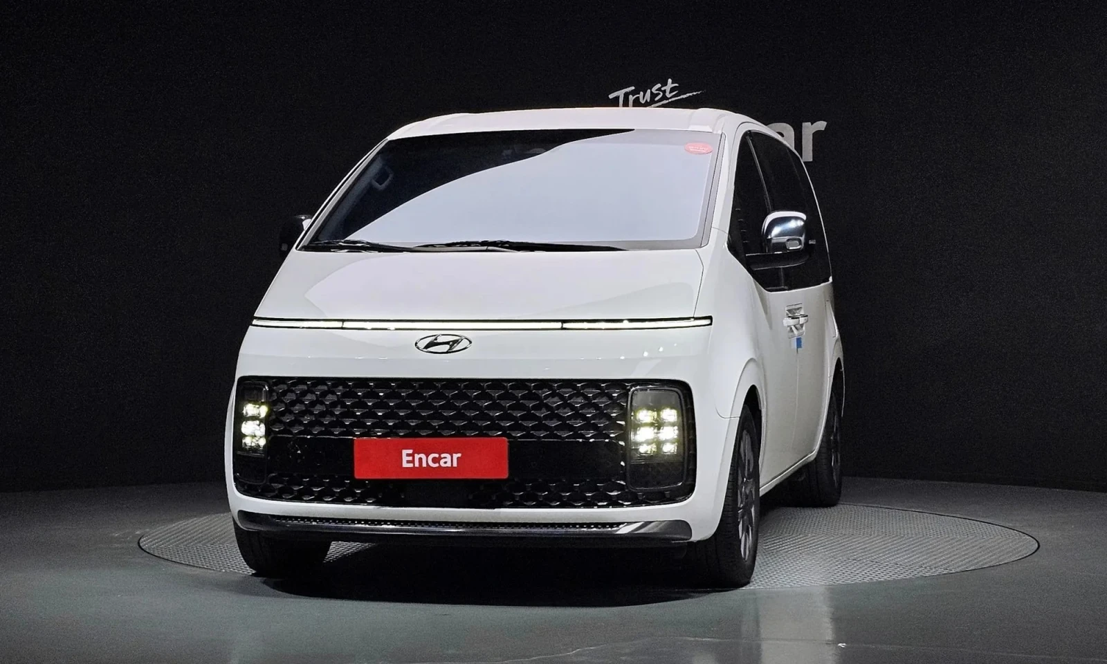 Hyundai Staria L3.5 Lounge 7-Seater Mobility - изображение 3