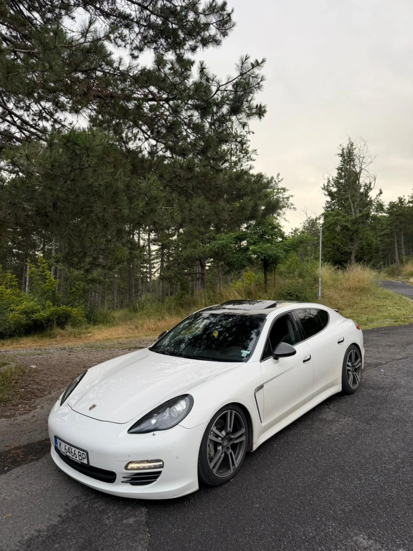 Porsche Panamera 4 S, снимка 3 - Автомобили и джипове - 54346450
