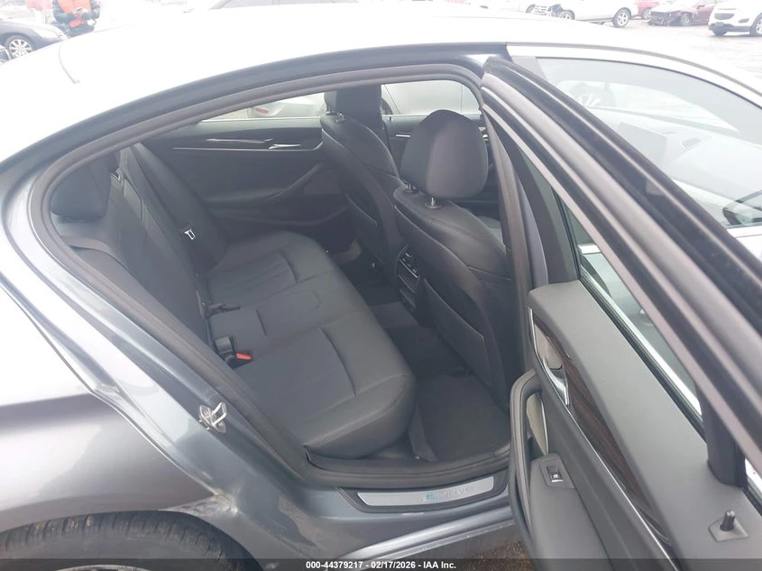 BMW 530E * xDrive Iperformance* PLUG-IN HYBRID* , снимка 6 - Автомобили и джипове - 54066783