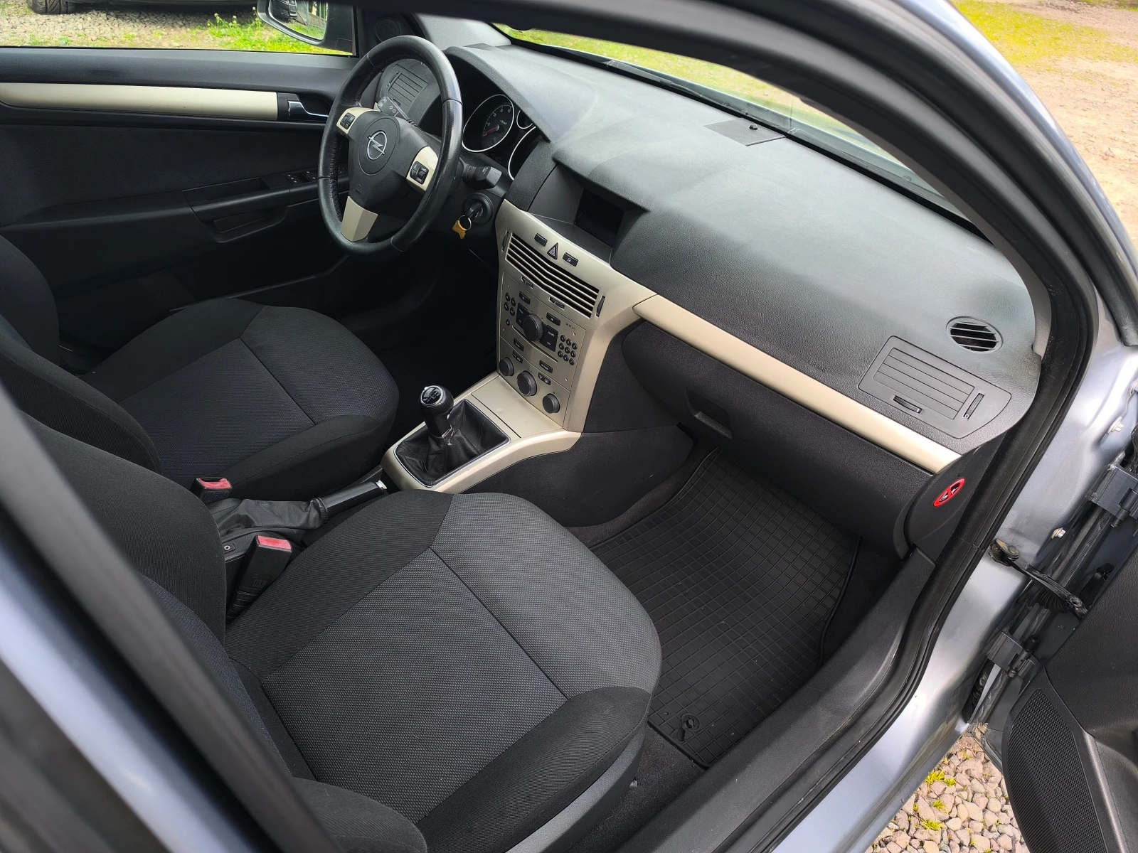 Opel Astra FACE LIFT-1.6i-105кс-КЛИМАТРОНИК-, снимка 14 - Автомобили и джипове - 54164340