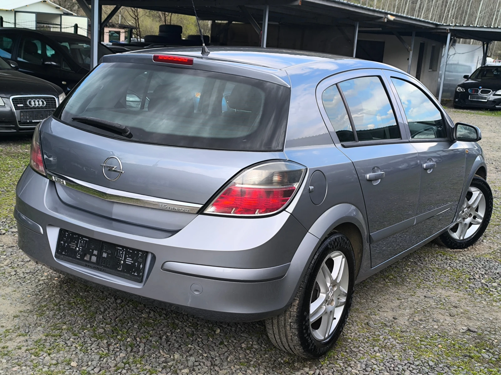 Opel Astra FACE LIFT-1.6i-105кс-КЛИМАТРОНИК-, снимка 3 - Автомобили и джипове - 54164340