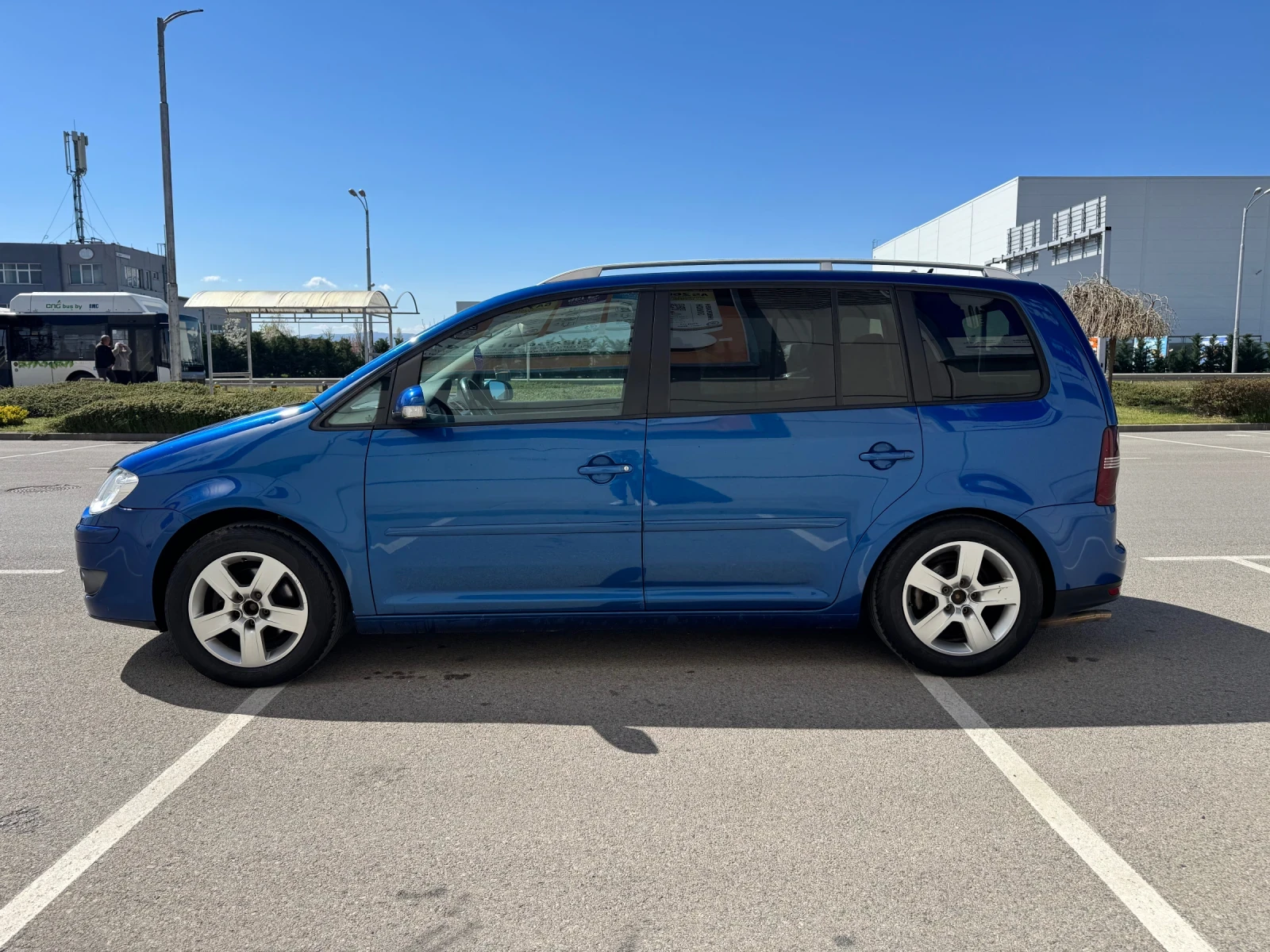 VW Touran 2.0 �������� ����� 7 �����  | Mobile.bg � ����������� 9