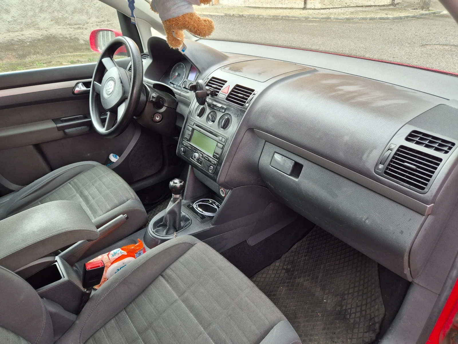 VW Touran, снимка 9 - Автомобили и джипове - 54296492