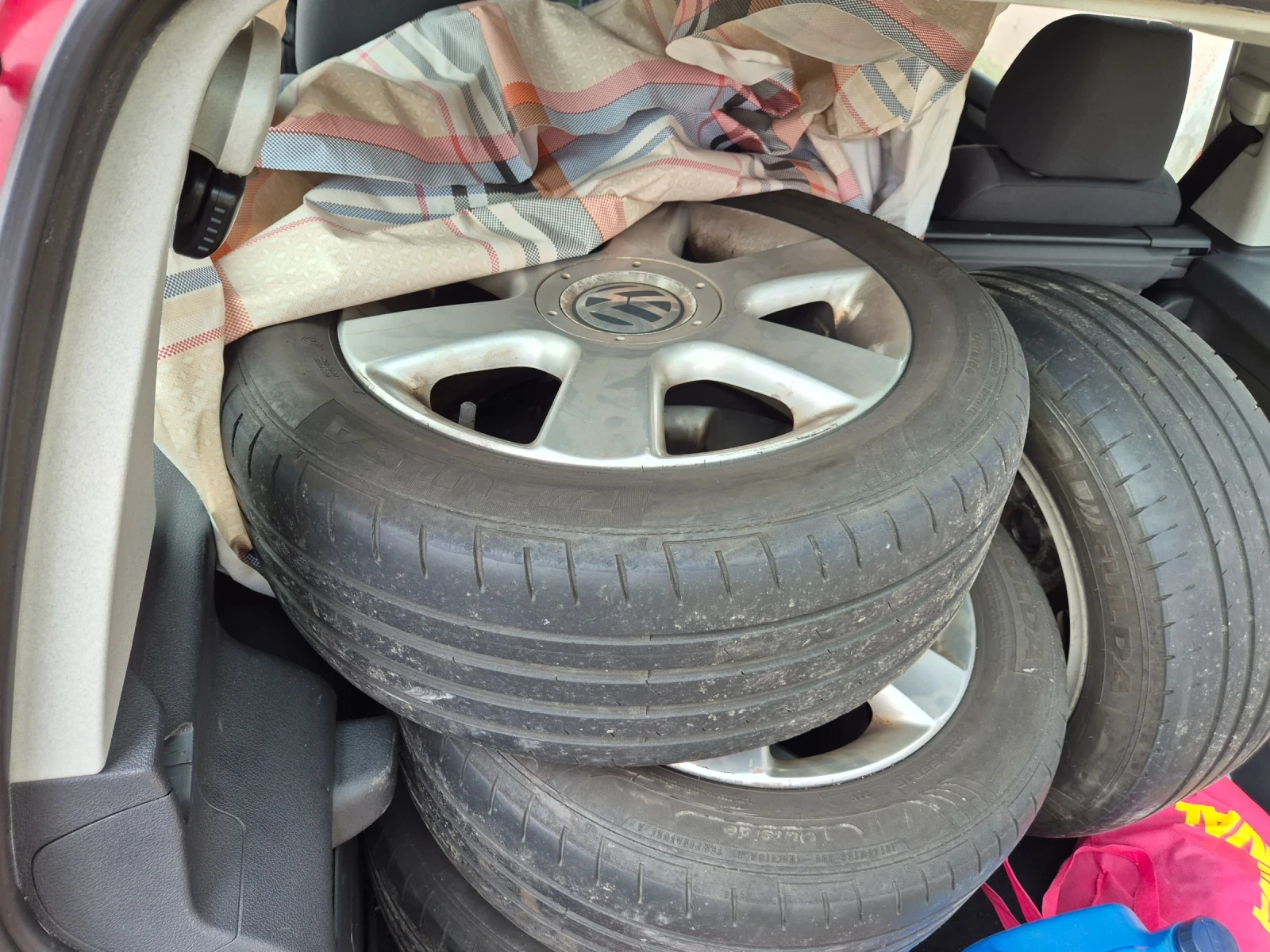 VW Touran, снимка 6 - Автомобили и джипове - 54296492