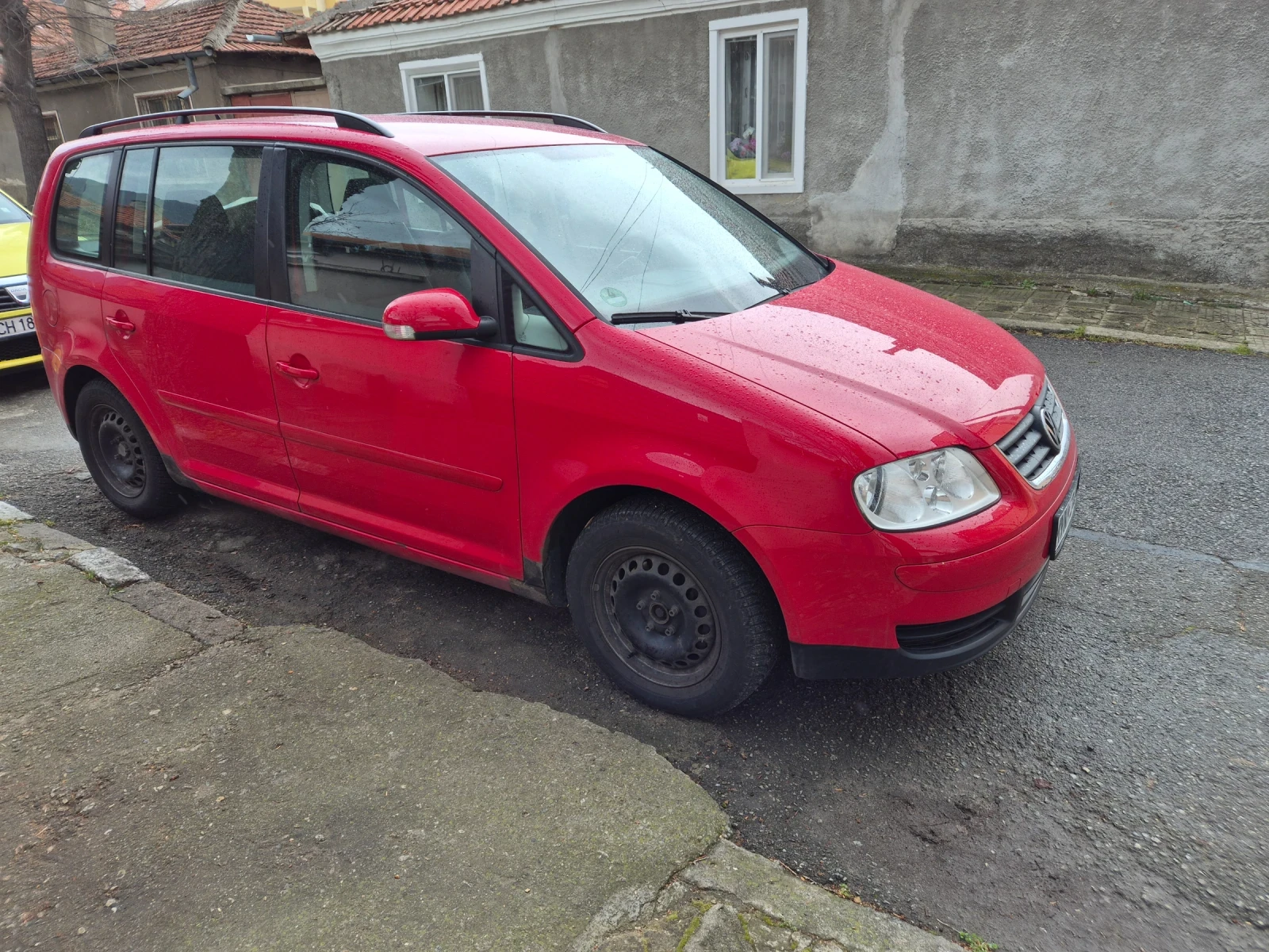 VW Touran, снимка 8 - Автомобили и джипове - 54296492