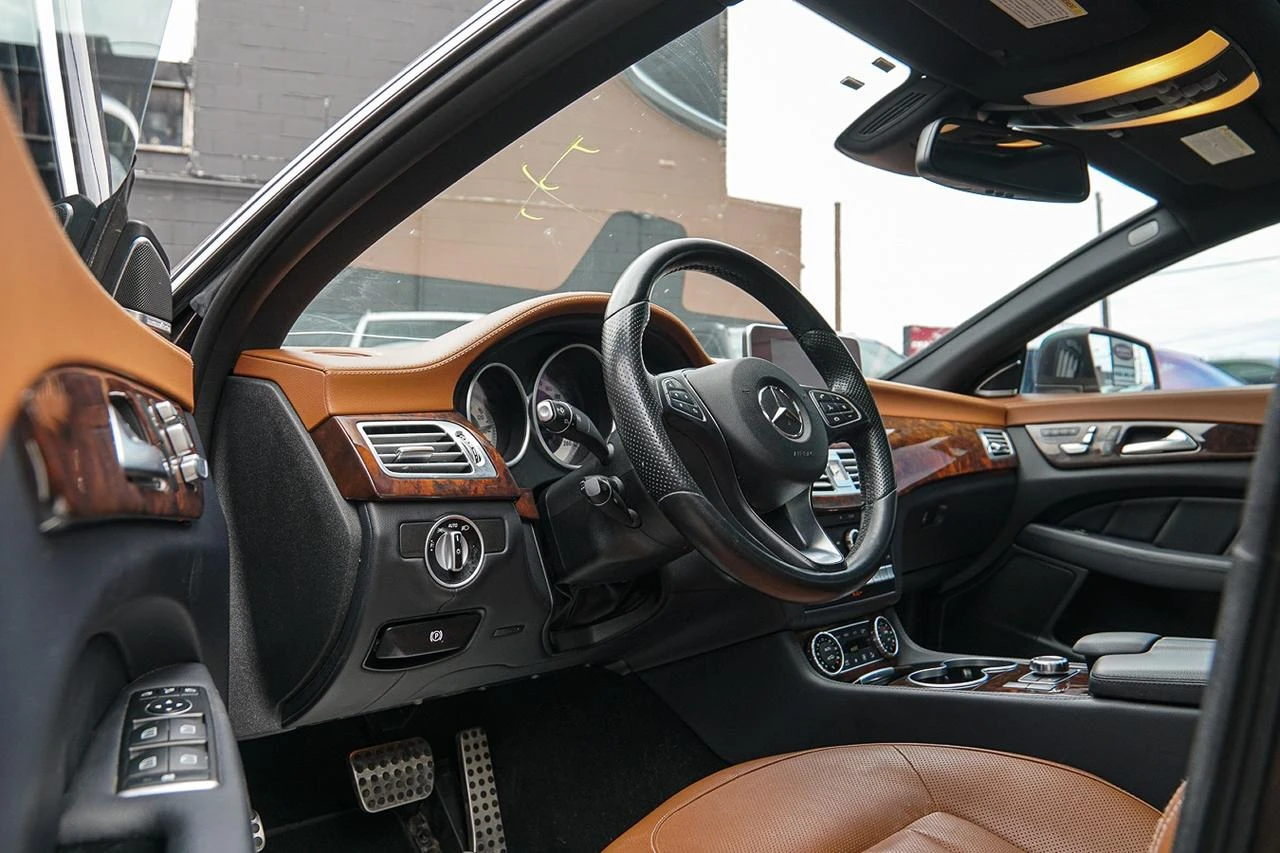 Mercedes-Benz CLS 500 4MATIC | AMG PKG| PANO| 360| ОБДУХ , снимка 7 - Автомобили и джипове - 54556543