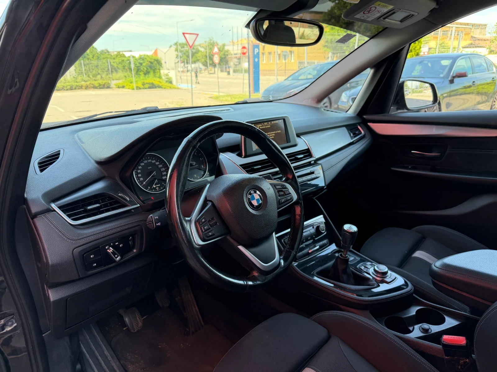 BMW 2 Active Tourer 2.0D* ПАНОРАМА* ОБСЛУЖЕНА* ВС* ПЛАТЕНО, снимка 13 - Автомобили и джипове - 54718847