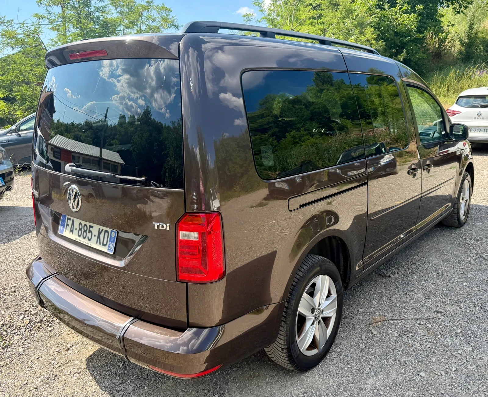 VW Caddy 2.0TDI DSG MAXI 6+ 1м. Рампа за инвалиди !, снимка 4 - Автомобили и джипове - 55050861