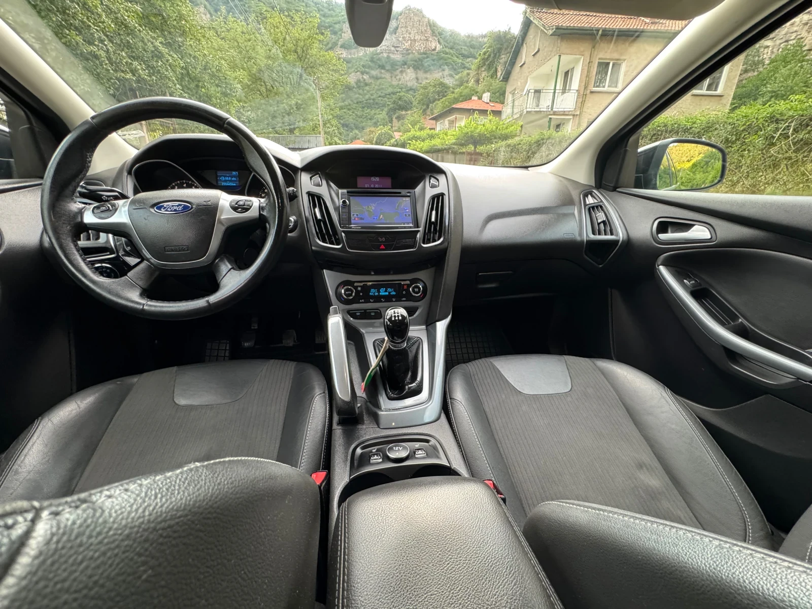 Ford Focus 1.6 Ti-VCT , снимка 11 - Автомобили и джипове - 55191784