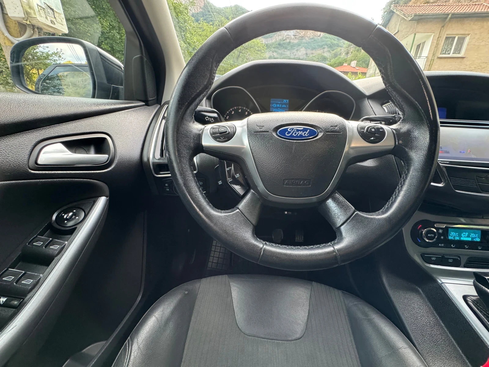 Ford Focus 1.6 Ti-VCT , снимка 12 - Автомобили и джипове - 55191784