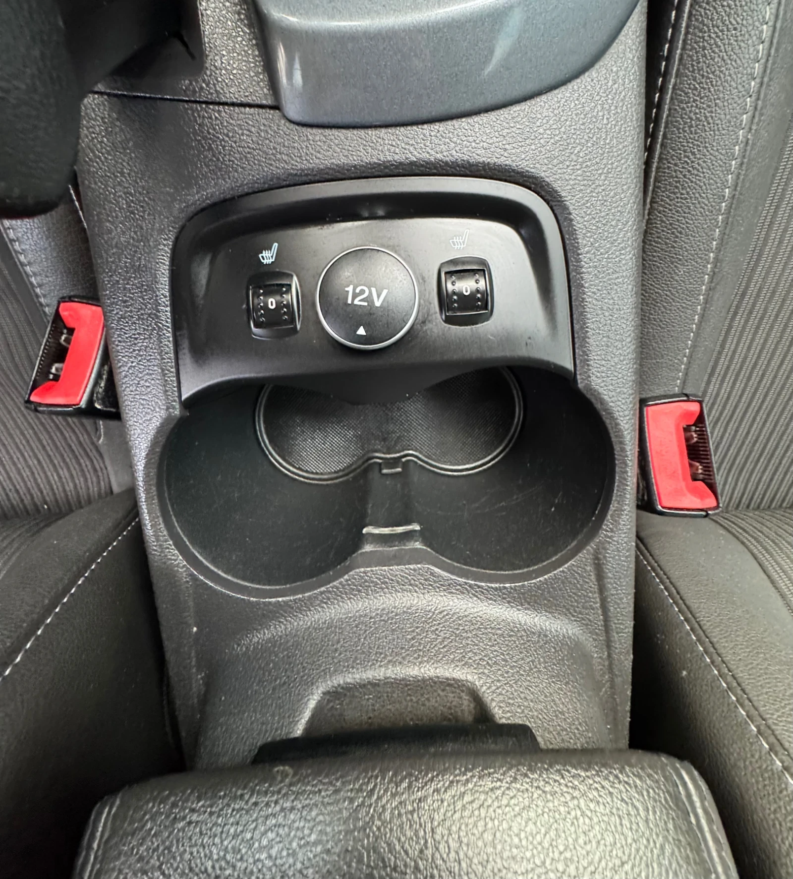 Ford Focus 1.6 Ti-VCT , снимка 9 - Автомобили и джипове - 55191784