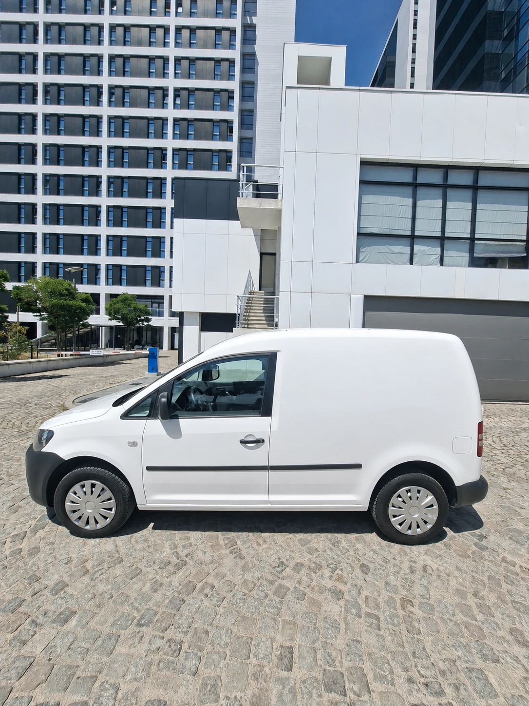 VW Caddy Mini Van, снимка 4 - Автомобили и джипове - 55313361