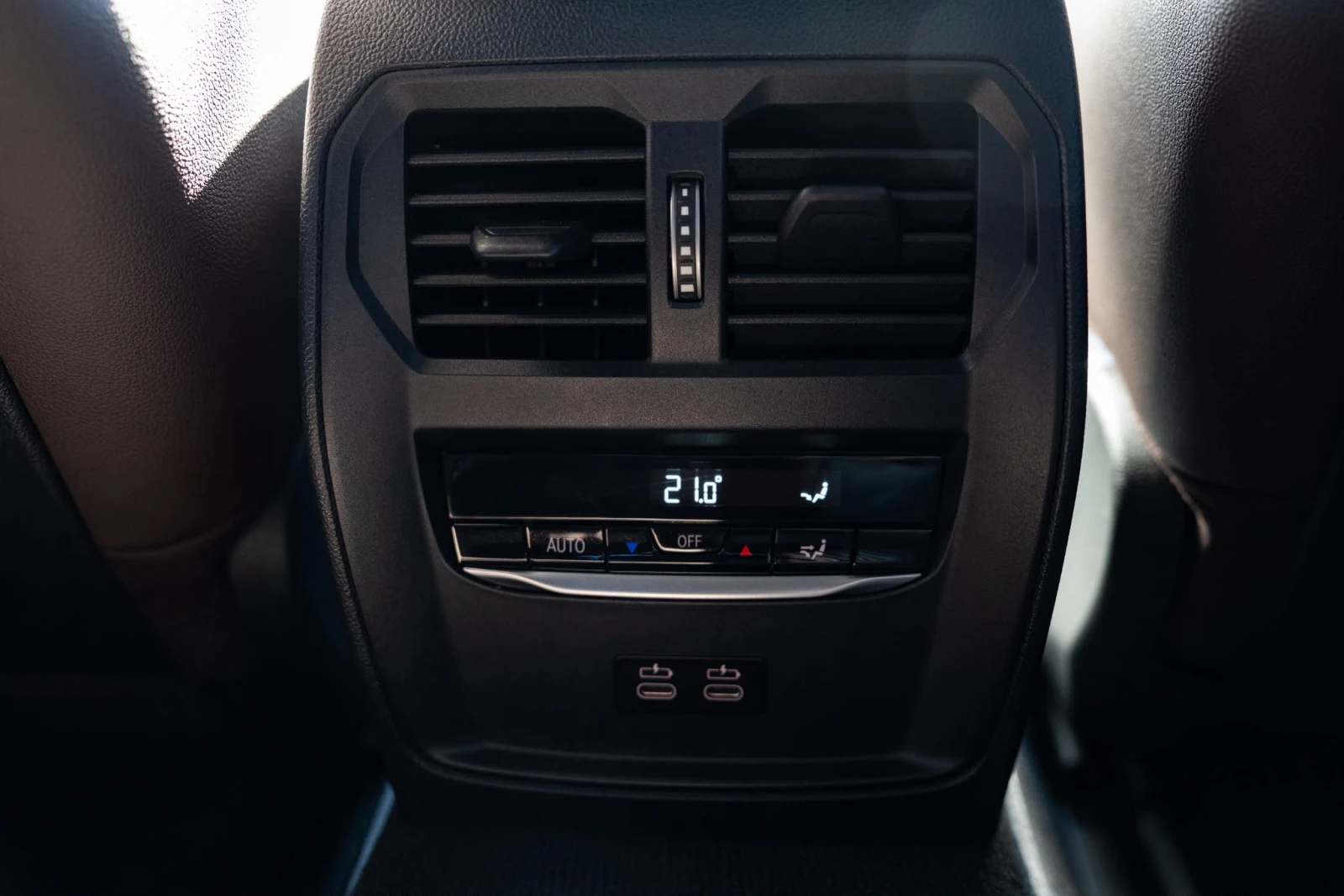 BMW i4 eDRIVE40 * M SPORT * HUD * HEAT * VENT * MEMORY, снимка 12 - Автомобили и джипове - 56528562