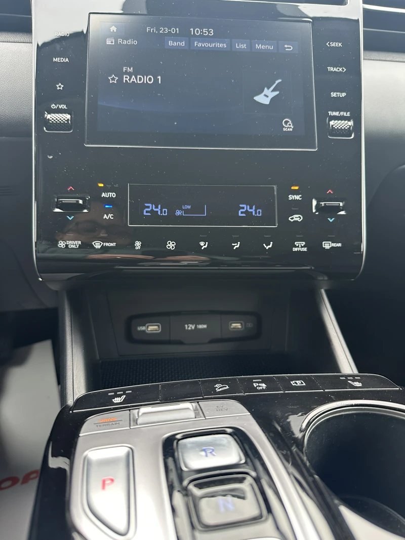 Hyundai Tucson Plug-In Hybrid AWD, снимка 11 - Автомобили и джипове - 53204697