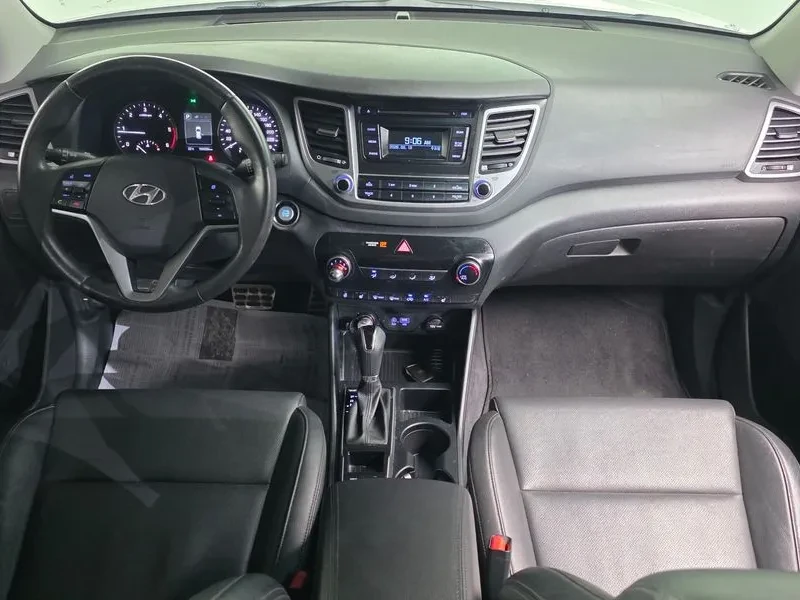 Hyundai Tucson  1.7 2WD SMART, снимка 7 - Автомобили и джипове - 54955806