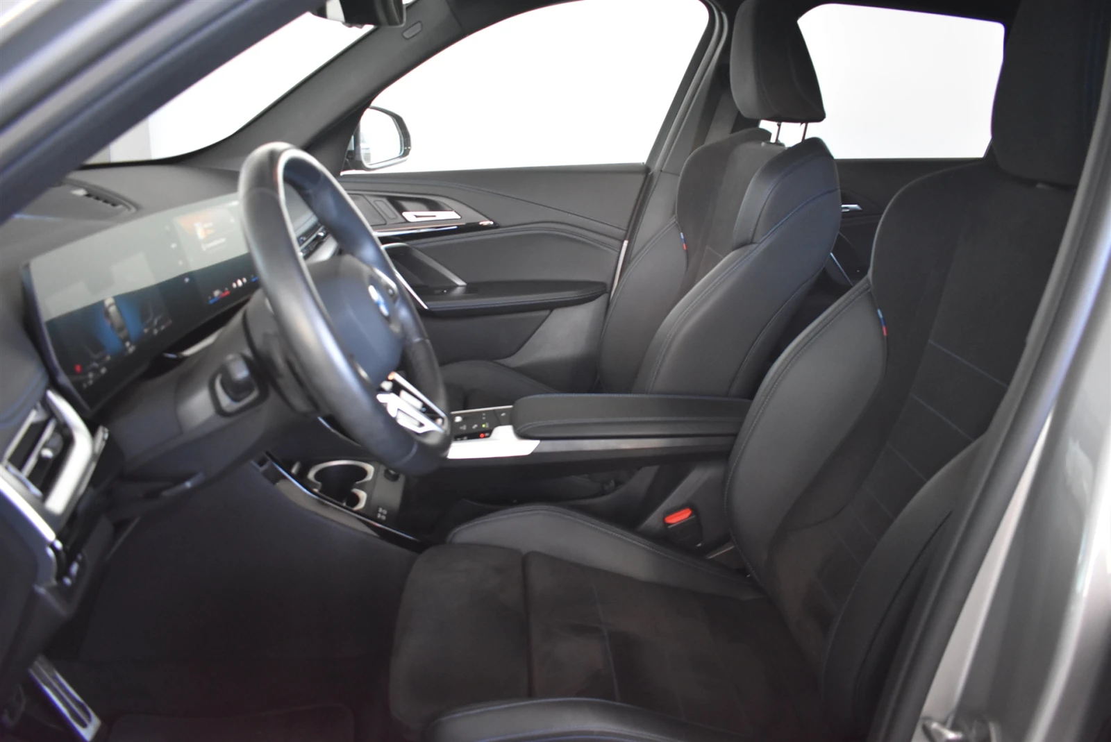 BMW X1 xDrive23i - изображение 8