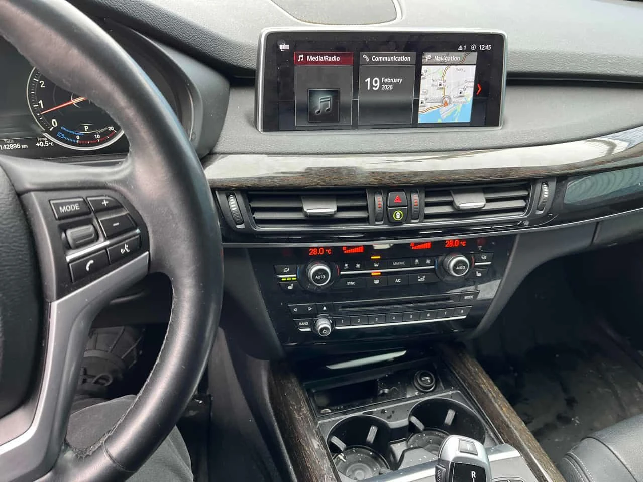 BMW X5 xDrive35i * ПАНОРАМА* ПОДГРЕВИ* 360 - изображение 9