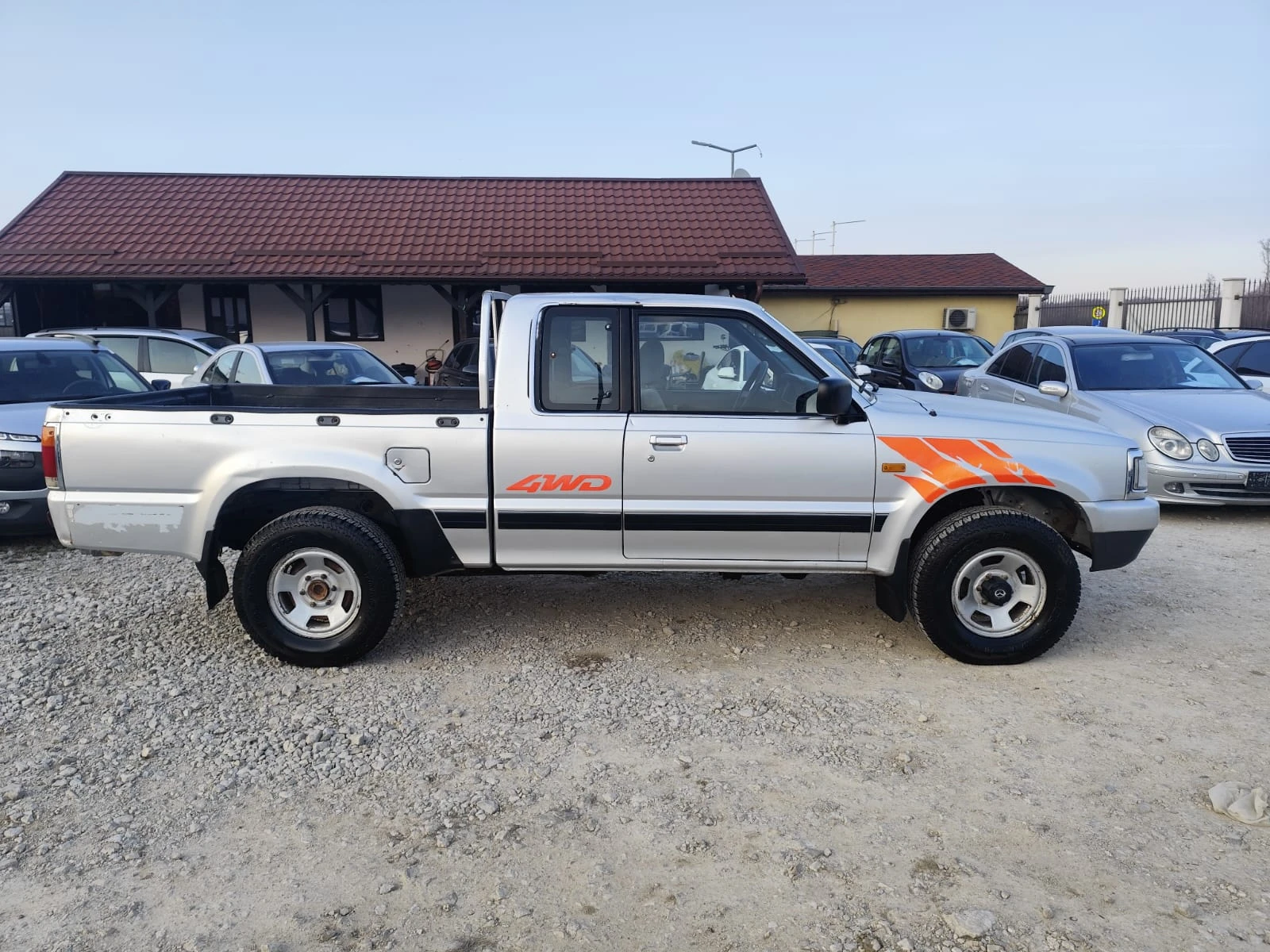 Mazda BT-50 2.5 дизел ИТАЛИЯ, снимка 4 - Автомобили и джипове - 53778228
