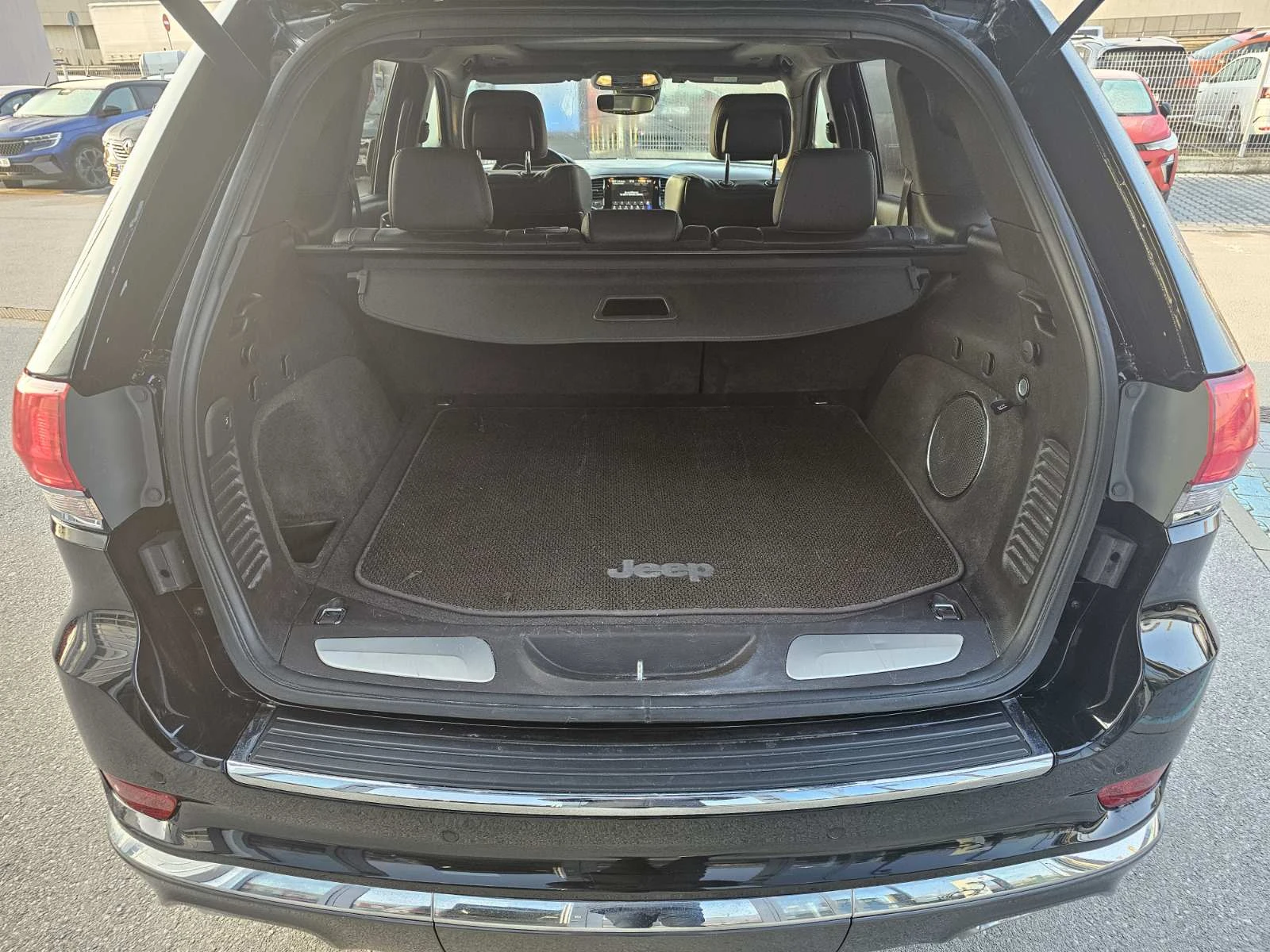 Jeep Grand cherokee 3.0 , снимка 17 - Автомобили и джипове - 53849271