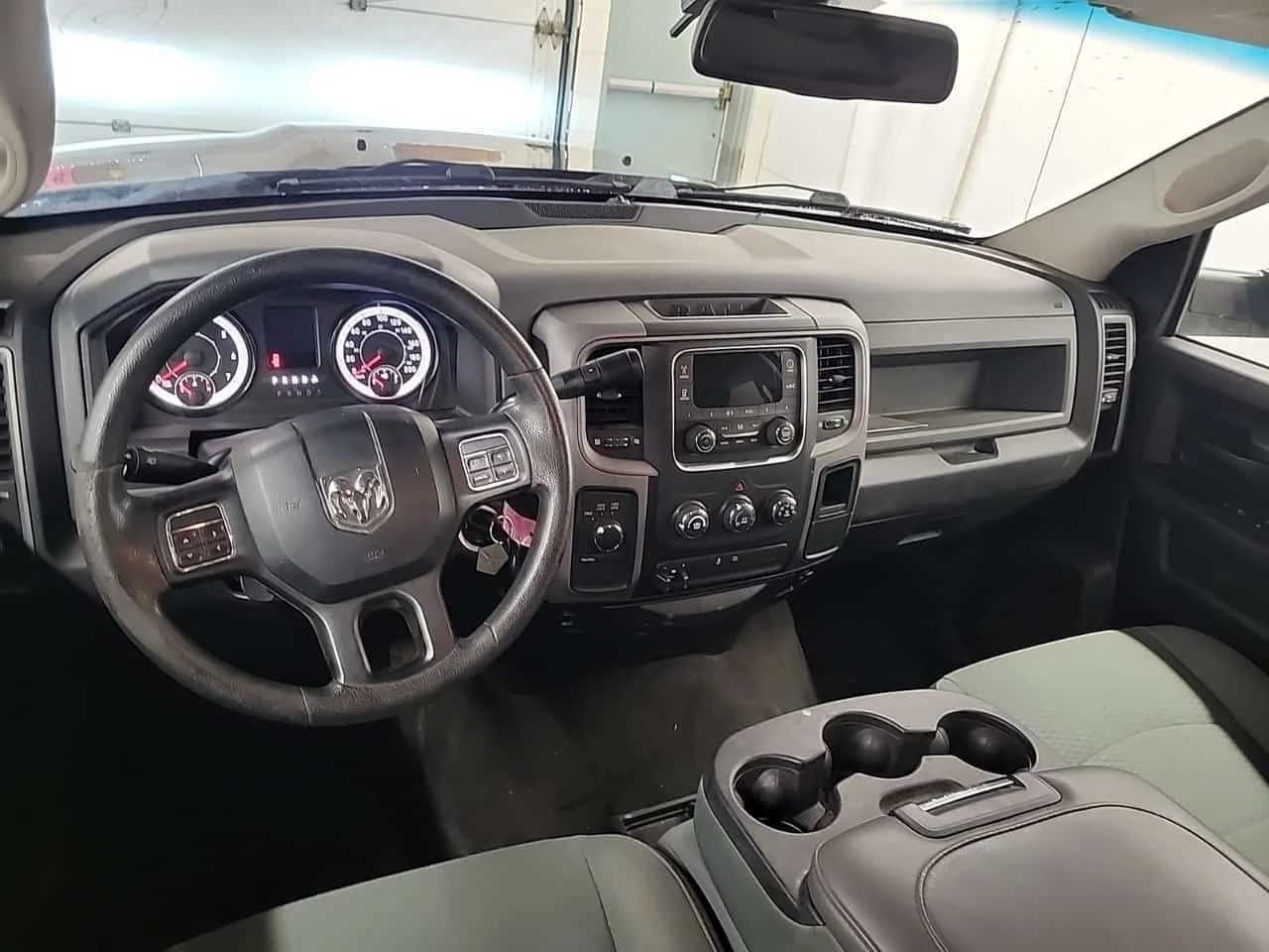 Dodge RAM 1500 ST| ЗАДНА КАМЕРА| 2 КЛЮЧА| , снимка 10 - Автомобили и джипове - 54838809