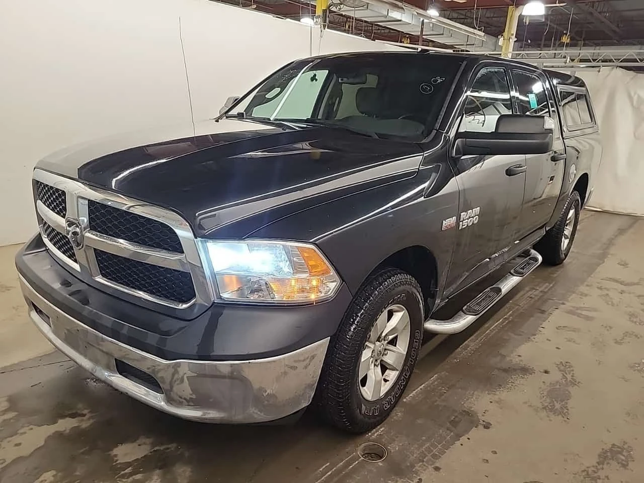 Dodge RAM 1500 * ST CREW CAB SHORT BED * CARFAX * БЕЗ ПЪРВОНАЧАЛН
