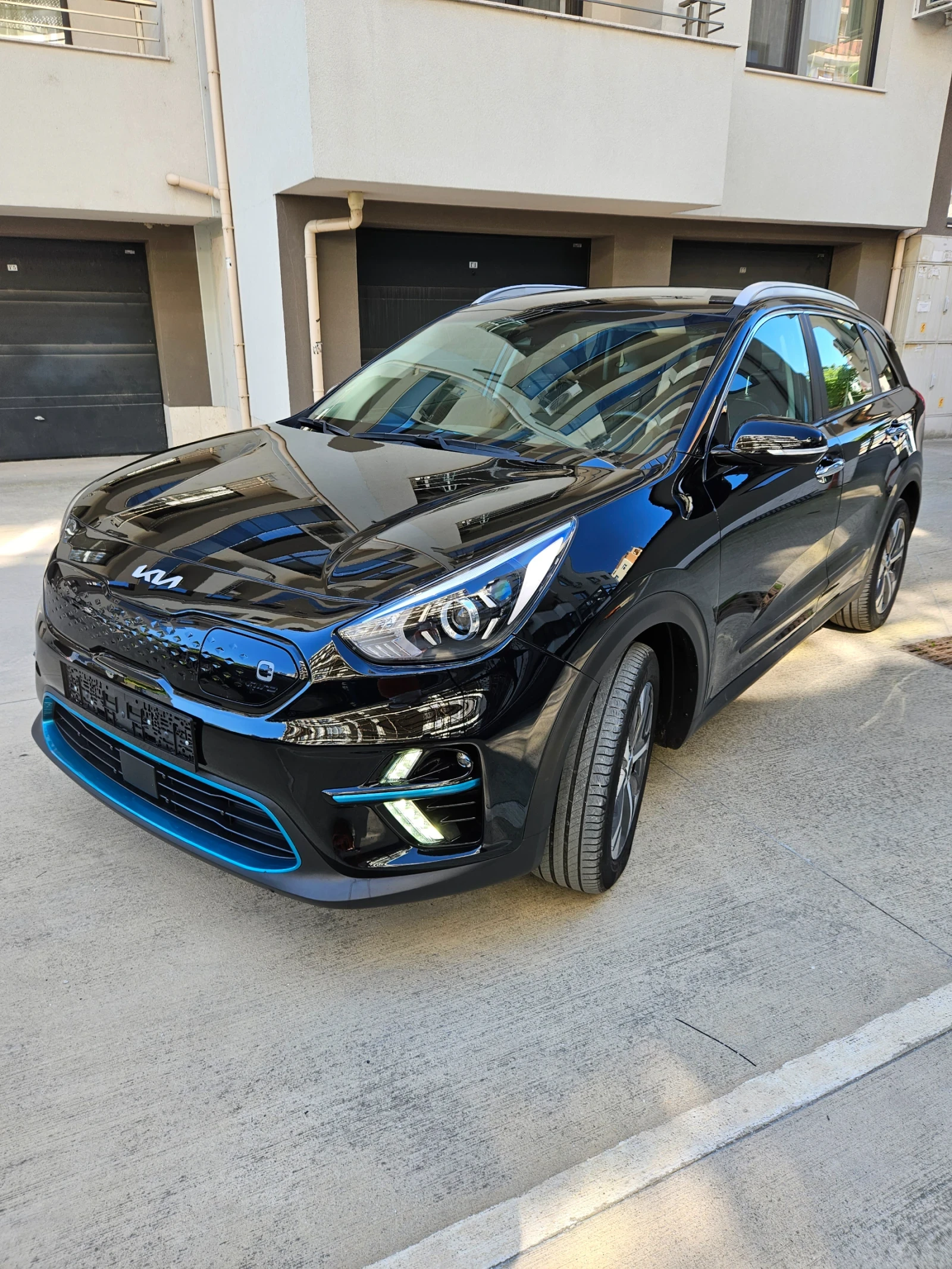 Kia Niro НОВ!!! 58000 км !!! 64 kwh !!! ТОП СЪСТОЯНИЕ, снимка 5 - Автомобили и джипове - 54899304