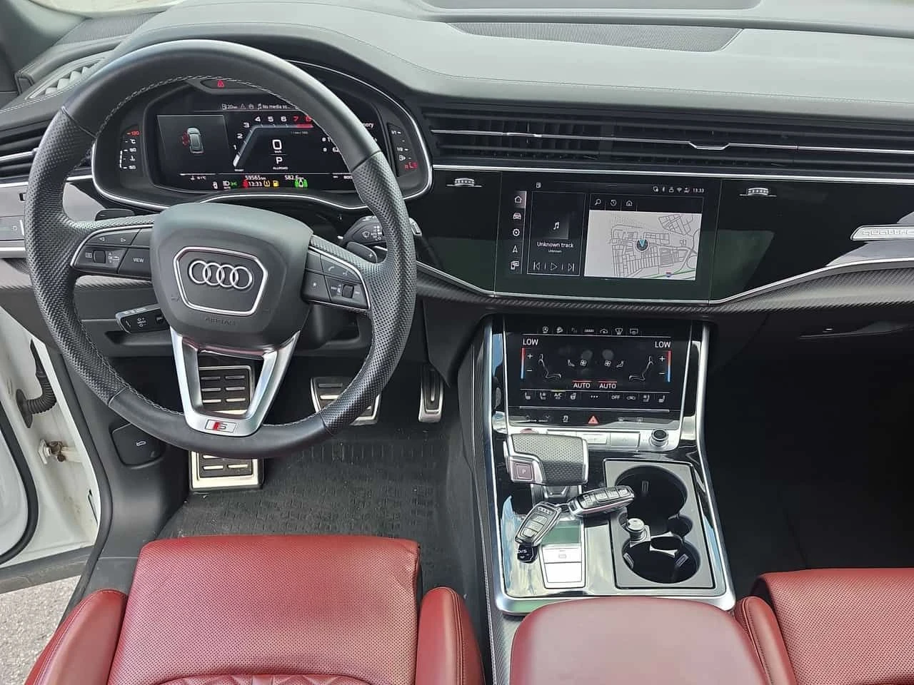 Audi SQ8 * 4.0 TFSI quattro * CARFAX * ОПЦИЯ ЗА ФИНАНСИРАНЕ, снимка 9 - Автомобили и джипове - 55303433