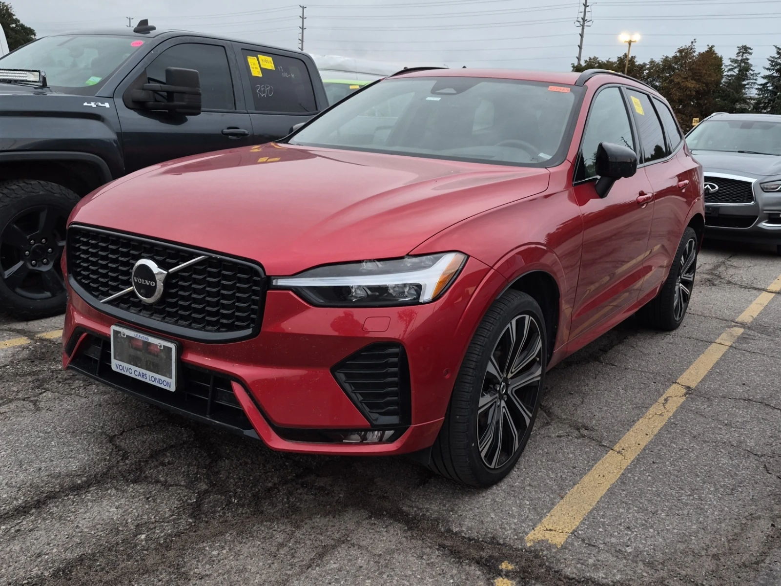 Volvo XC60 B6 Awd R-design / АВТОКРЕДИТ